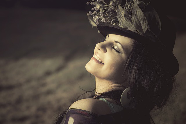 rostro de mujer feliz 